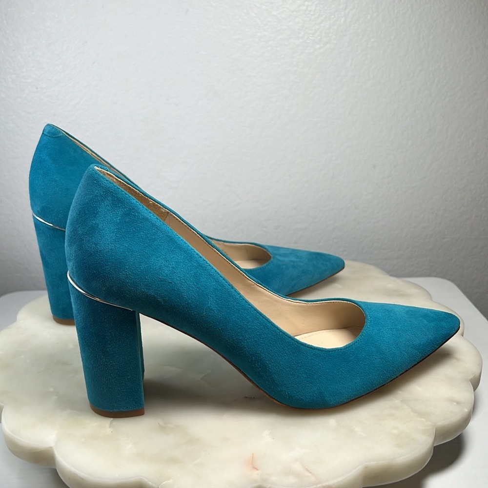 Marc Fisher turquoise blue block heel with silver ring accent on heels